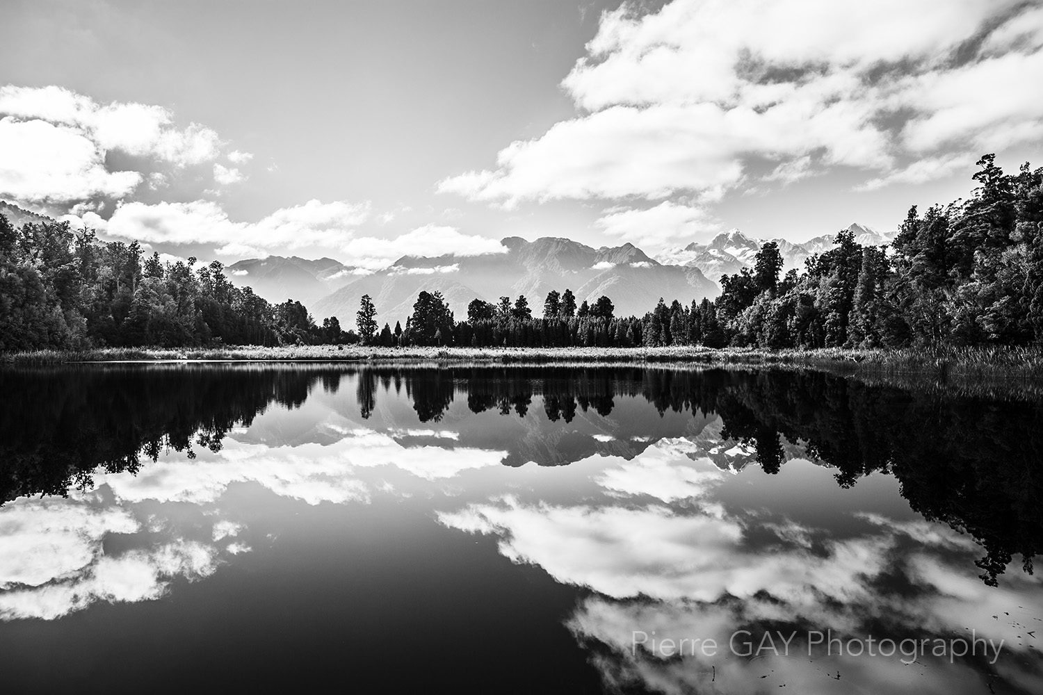 Mirror lake new zealand by Pierre Gay photography on perceive.world